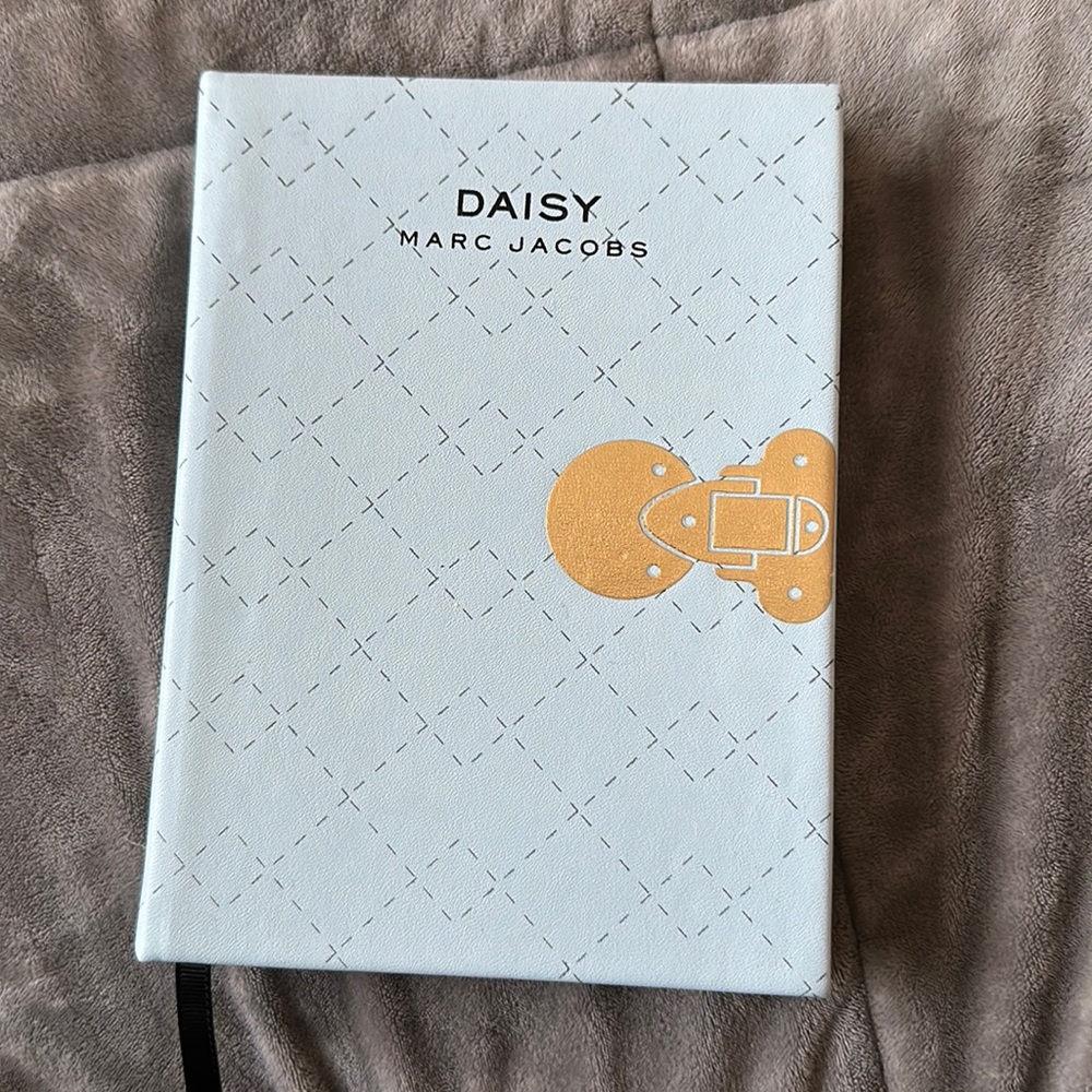 Marc Jacobs Daisy Notebook